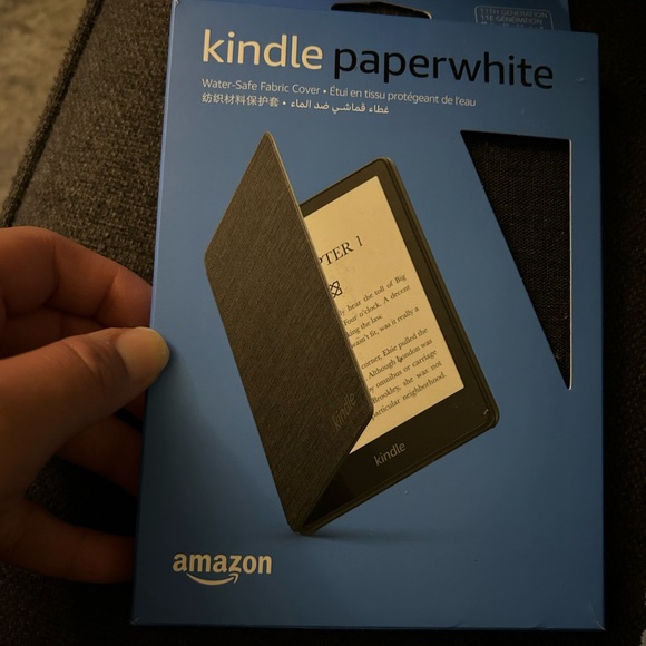 Kindle Paperwhite 11th Generation E-Reader - Picture 5 of 8
